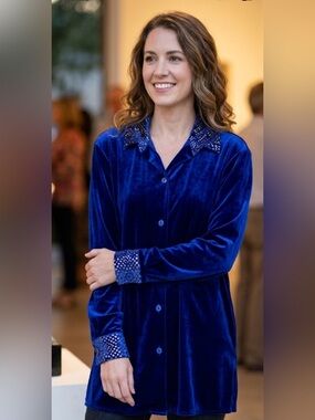 Graver Studio Women's Velvet like Button-Up Sleep Shirt Royal Blue size XL